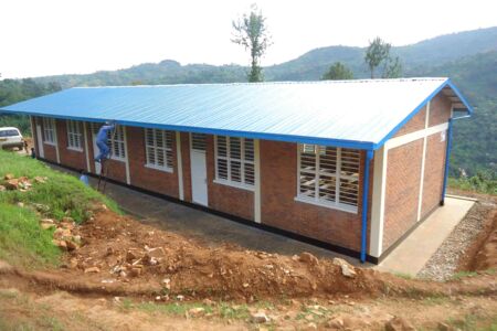 fly & help schule in afrika